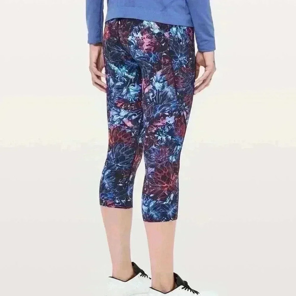 Lululemon Fast & Free Crop II - Picture 1 of 6
